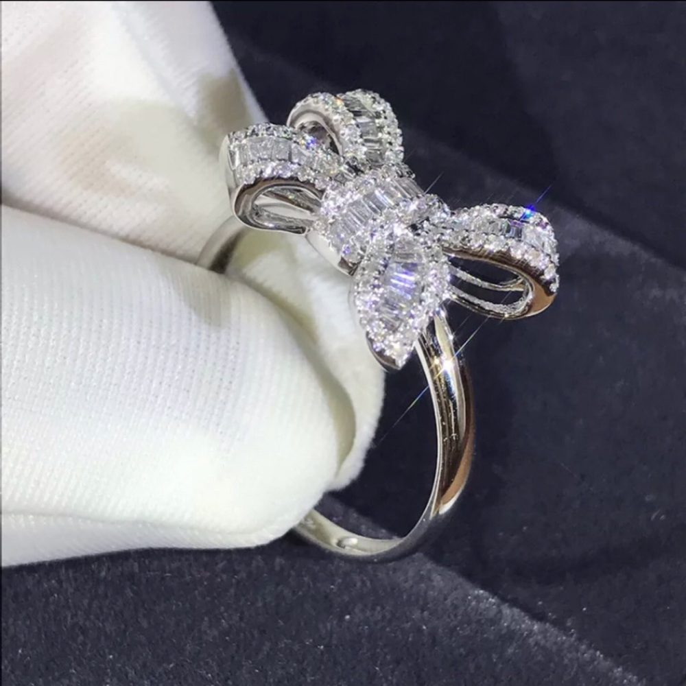925 Sterling Silver Diamond Bow Gift Ring  Sizes 5, 6, 7, 9 - Picture 4 of 4